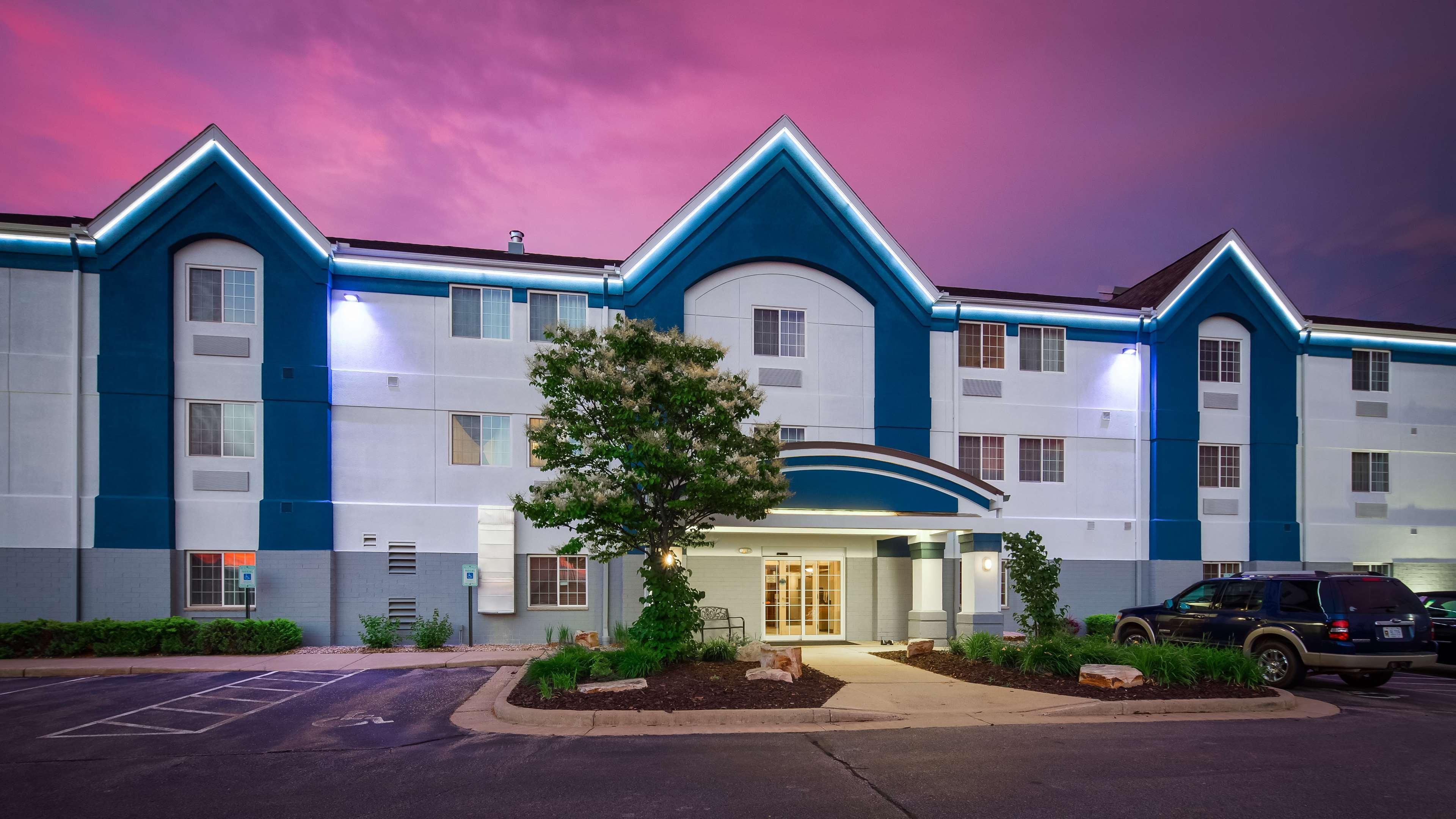 Best Western Plus Wausau-Rothschild Hotel Exterior photo